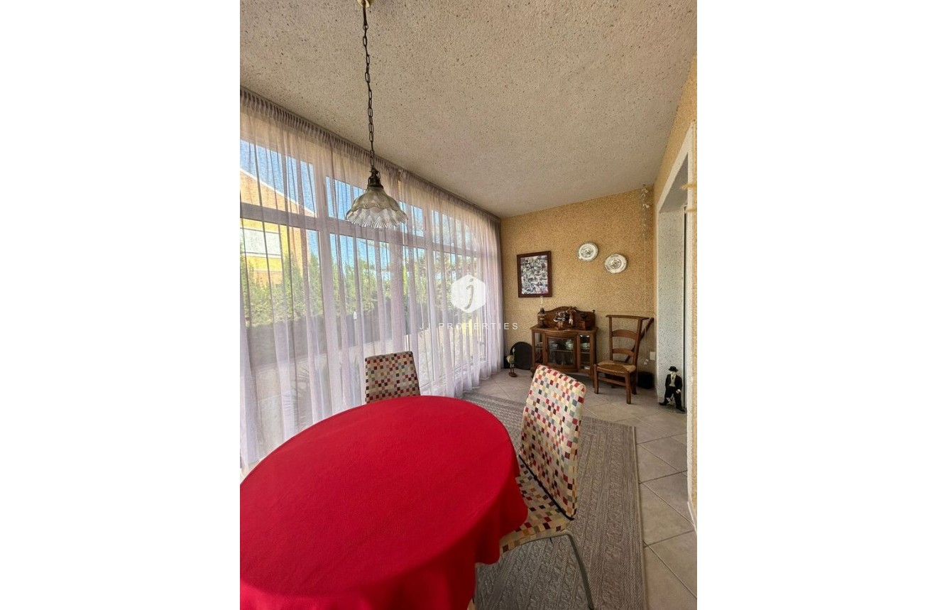 Resale - Villa -
Torrevieja - aguas nuevas