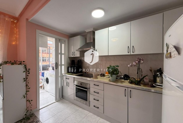 Resale - Apartment / flat -
Torrevieja - Centro