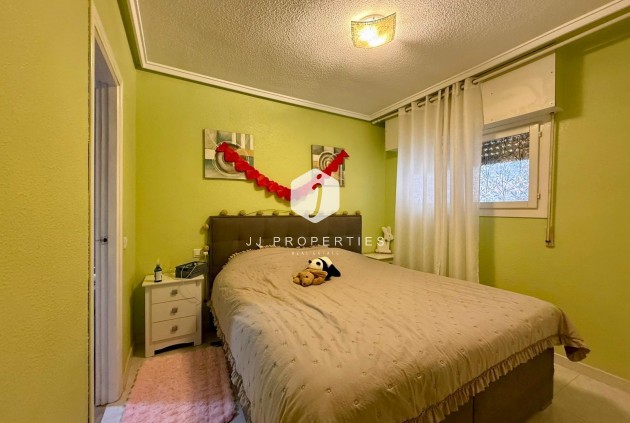 Resale - Apartment / flat -
Torrevieja - Centro