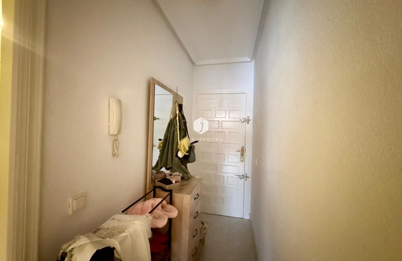 Resale - Apartment / flat -
Torrevieja - Centro