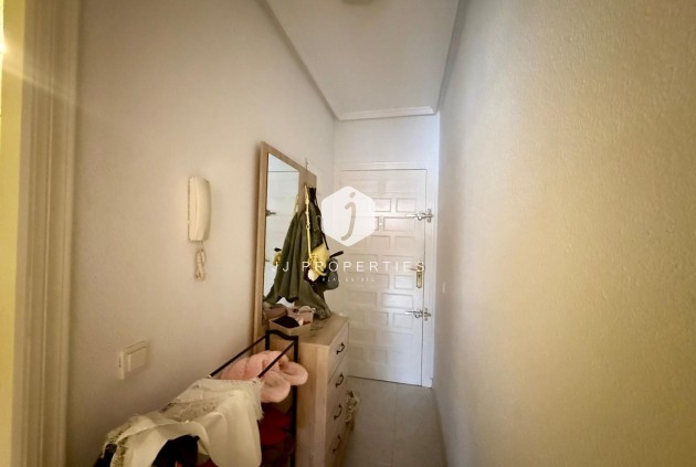 Resale - Apartment / flat -
Torrevieja - Centro