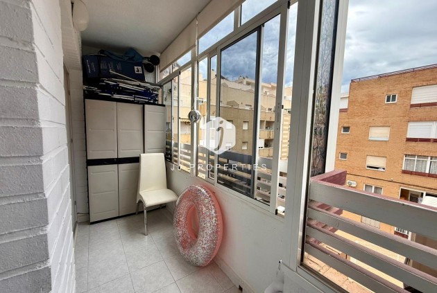 Resale - Apartment / flat -
Torrevieja - Centro