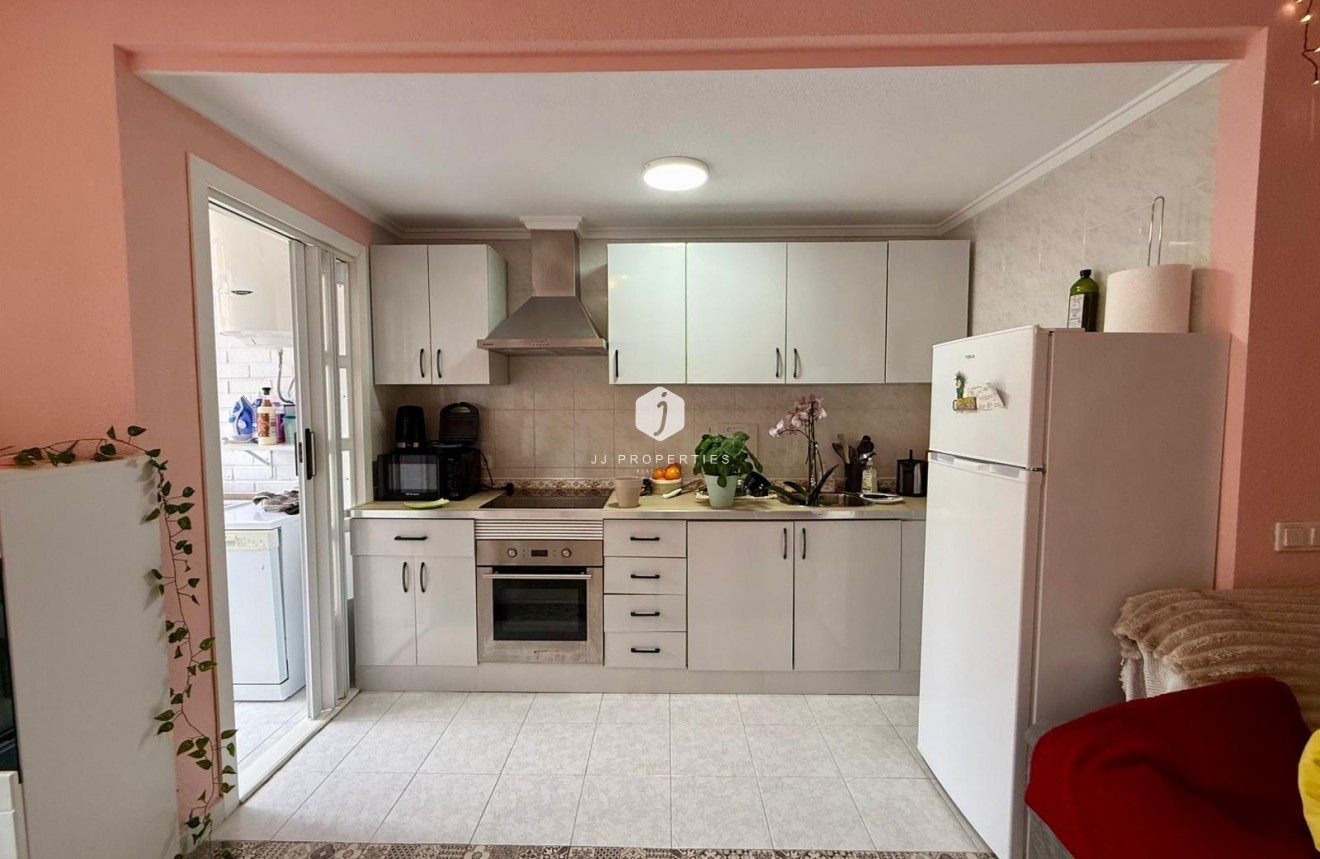 Resale - Apartment / flat -
Torrevieja - Centro