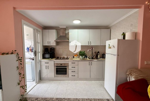 Resale - Apartment / flat -
Torrevieja - Centro