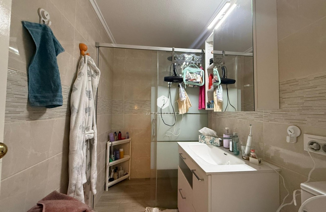 Resale - Apartment / flat -
Torrevieja - Centro