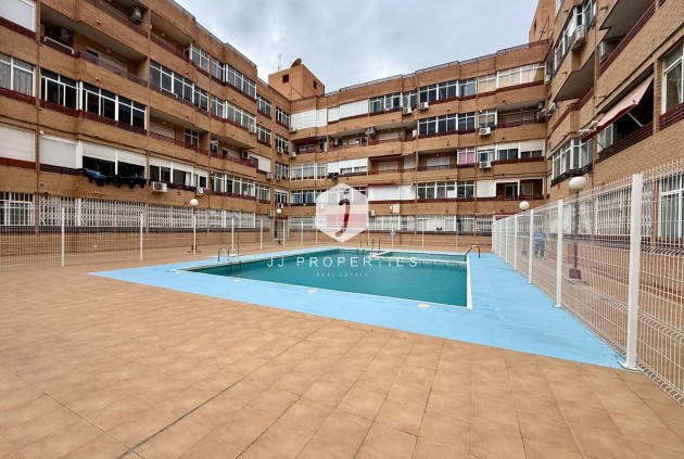 Resale - Apartment / flat -
Torrevieja - Centro