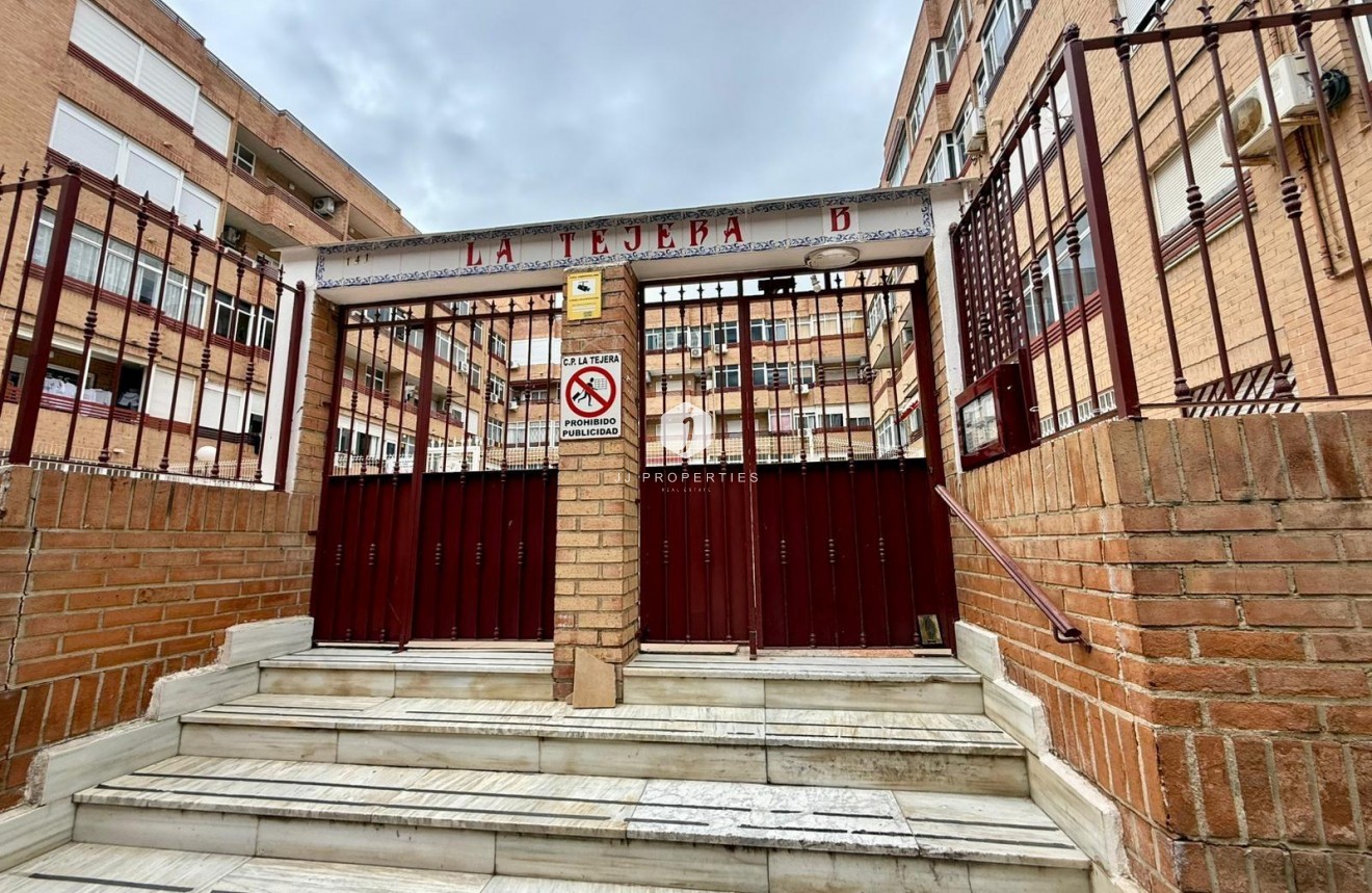 Resale - Apartment / flat -
Torrevieja - Centro