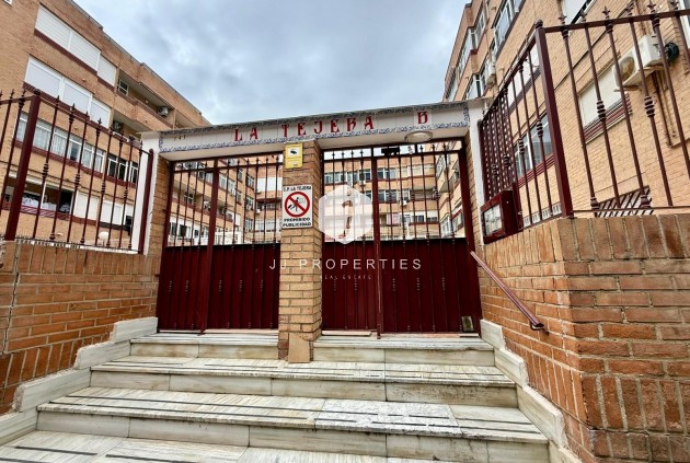 Resale - Apartment / flat -
Torrevieja - Centro