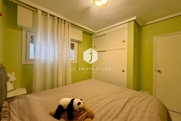 Resale - Apartment / flat -
Torrevieja - Centro