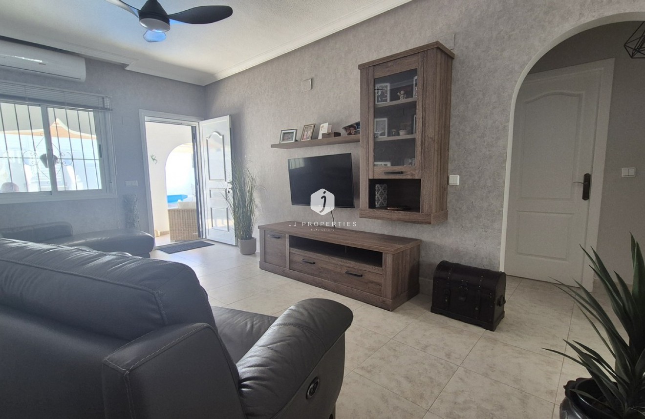 Resale - Chalet -
San Miguel de Salinas - Inland
