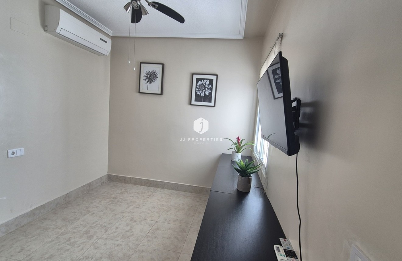 Resale - Chalet -
San Miguel de Salinas - Inland