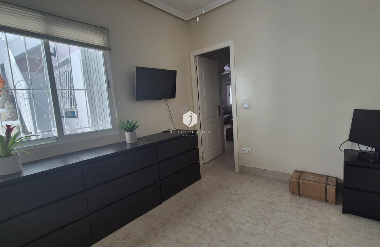 Resale - Chalet -
San Miguel de Salinas - Inland