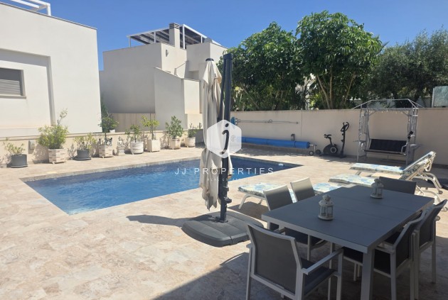 Resale - Villa -
San Miguel de Salinas - Inland