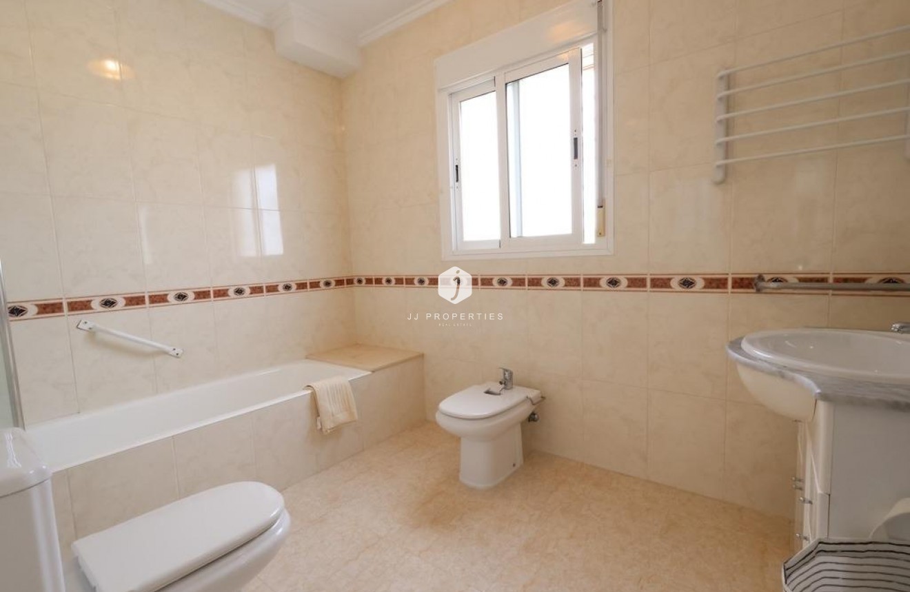 Resale - Chalet -
Rojales - Inland