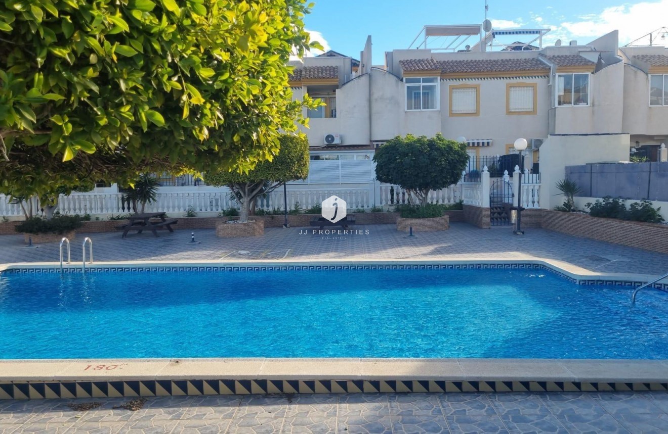 Resale - Bungalow -
Torrevieja - Sector 25