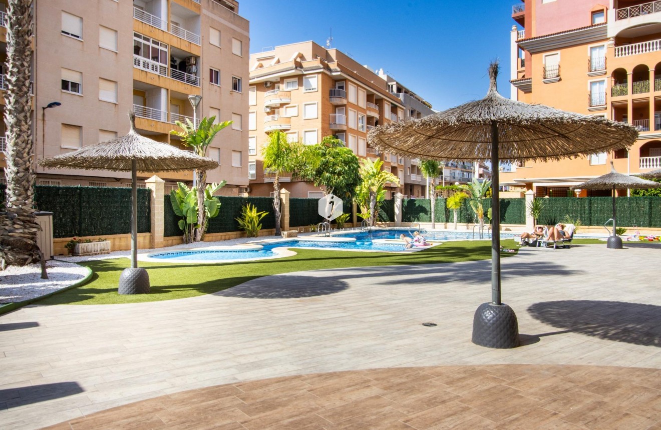 Resale - Apartment / flat -
Torrevieja - Los Frutales