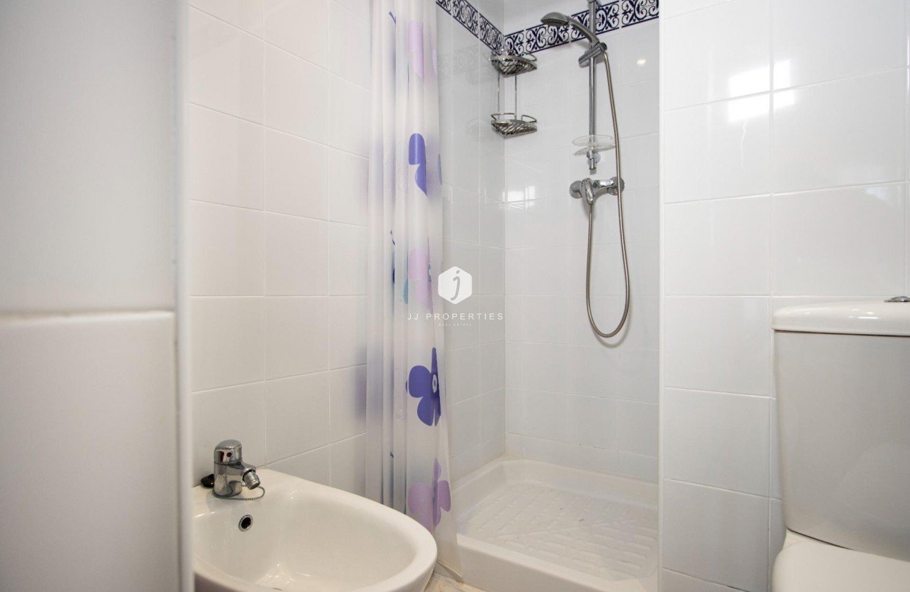 Resale - Apartment / flat -
Torrevieja - Los Frutales