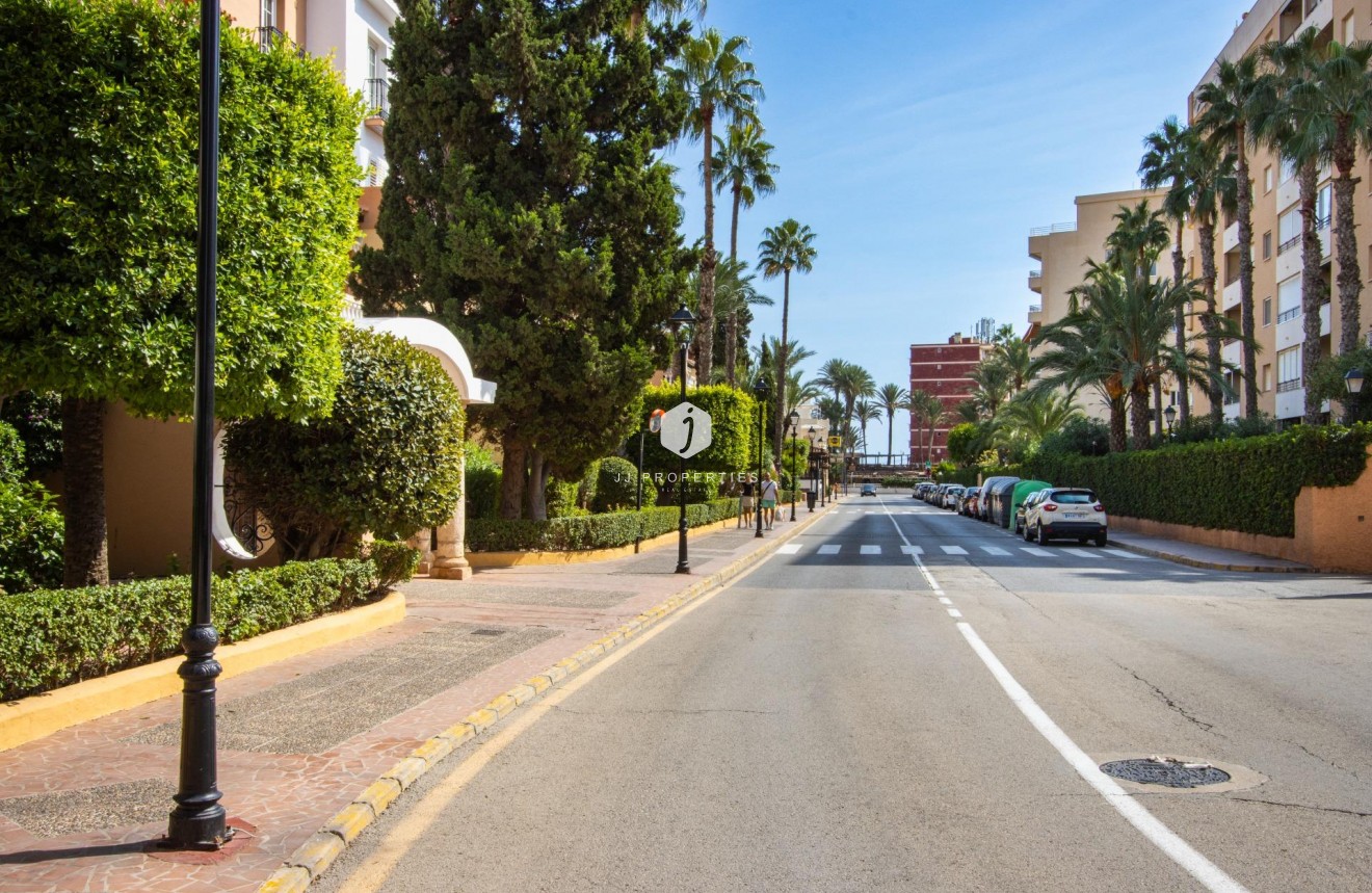 Resale - Apartment / flat -
Torrevieja - Los Frutales