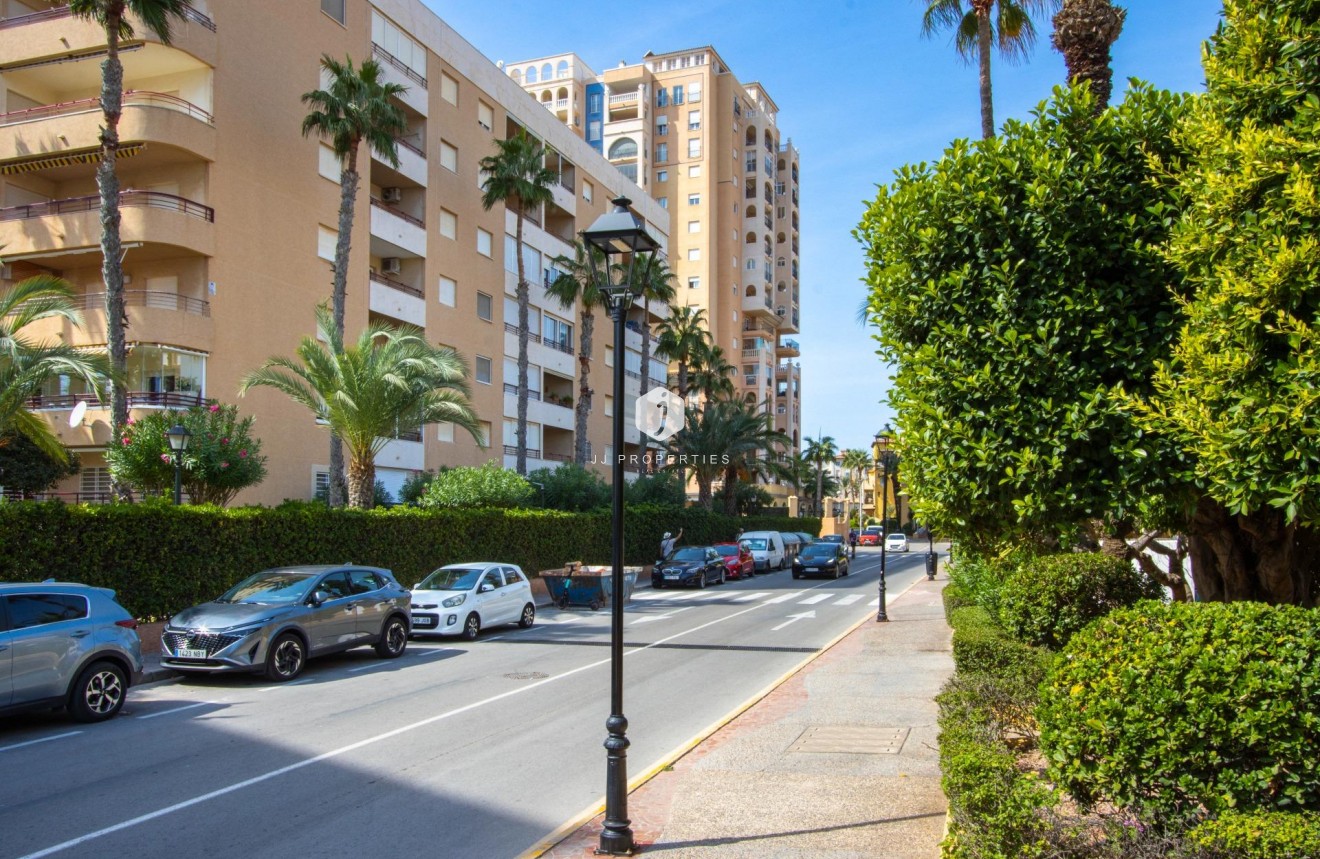 Resale - Apartment / flat -
Torrevieja - Los Frutales