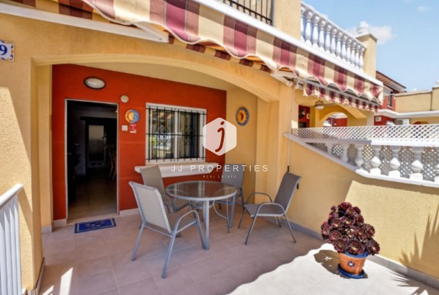 Resale - Chalet -
Torrevieja - Costa Blanca