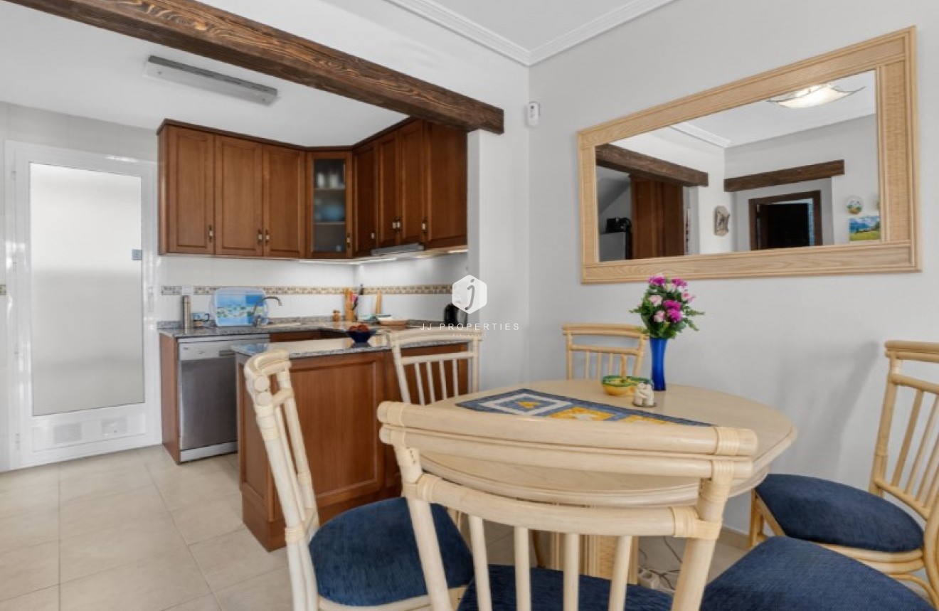 Resale - Chalet -
Torrevieja - Costa Blanca