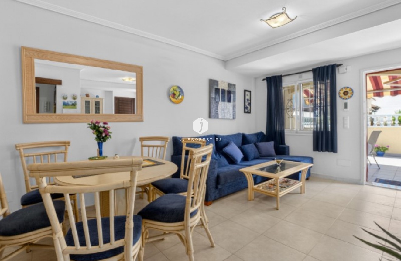 Resale - Chalet -
Torrevieja - Costa Blanca