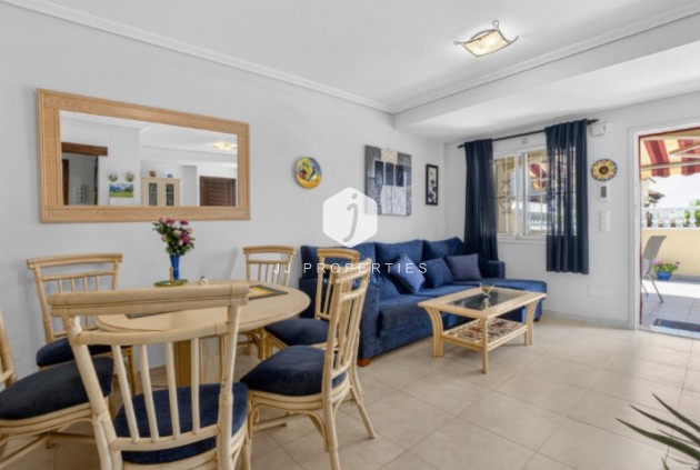 Resale - Chalet -
Torrevieja - Costa Blanca