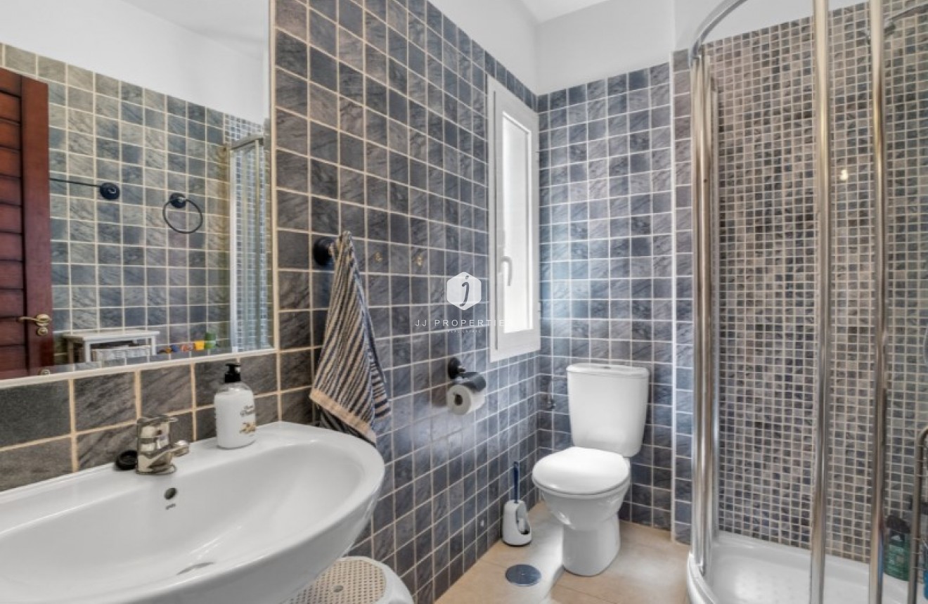 Resale - Chalet -
Torrevieja - Costa Blanca