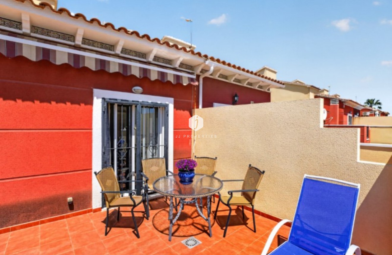 Resale - Chalet -
Torrevieja - Costa Blanca