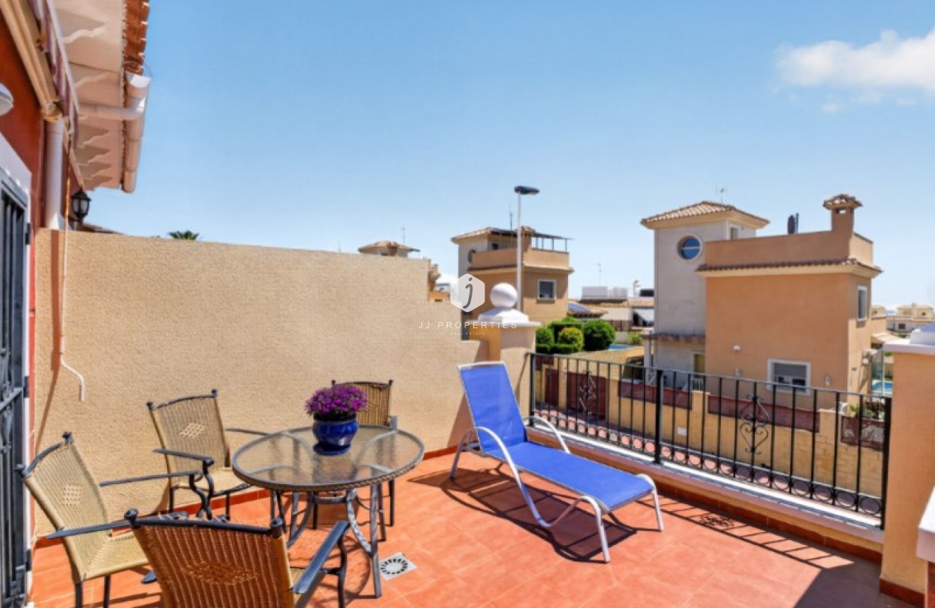 Resale - Chalet -
Torrevieja - Costa Blanca