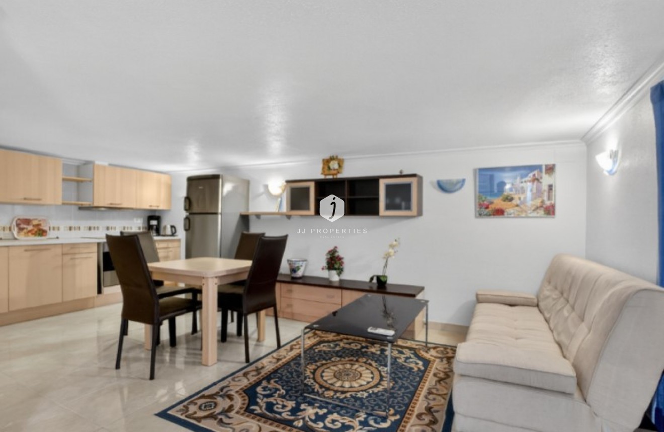 Resale - Chalet -
Torrevieja - Costa Blanca