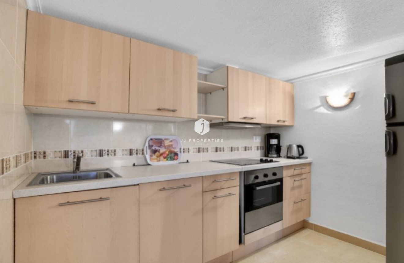 Resale - Chalet -
Torrevieja - Costa Blanca