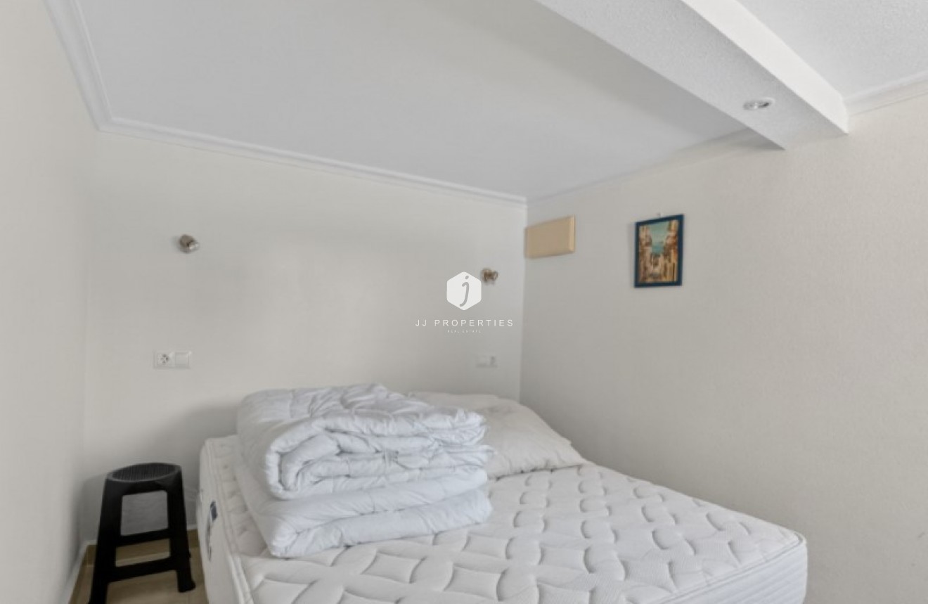 Resale - Chalet -
Torrevieja - Costa Blanca
