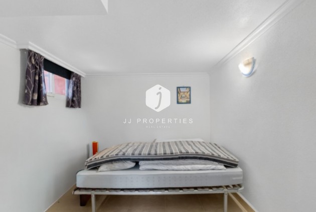 Resale - Chalet -
Torrevieja - Costa Blanca