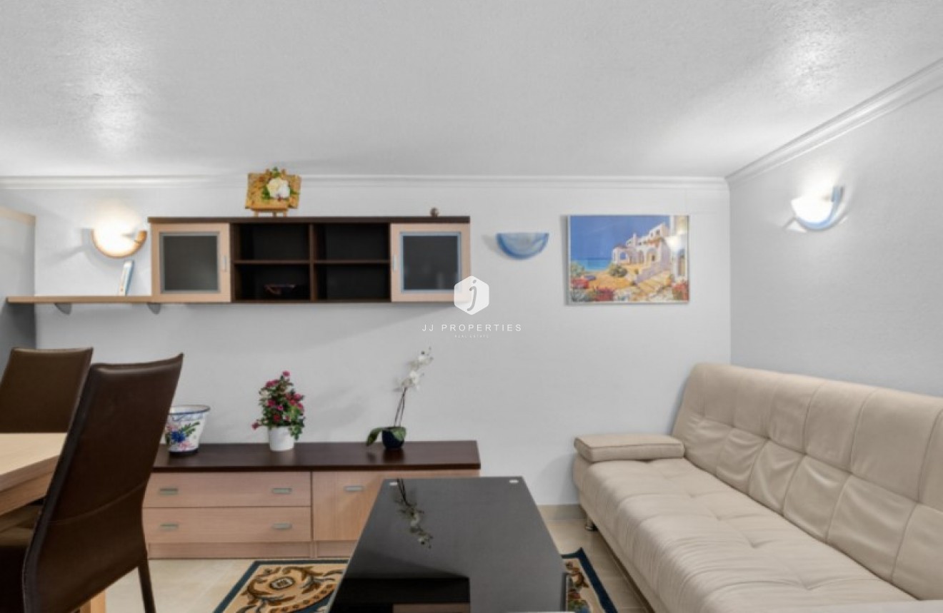 Resale - Chalet -
Torrevieja - Costa Blanca