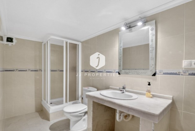 Resale - Chalet -
Torrevieja - Costa Blanca