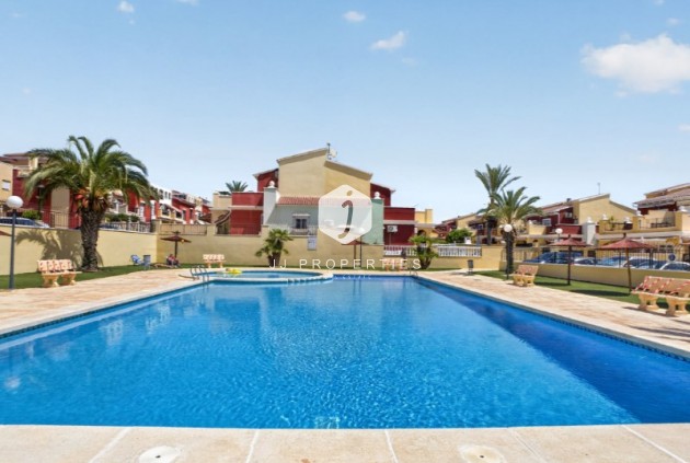 Resale - Chalet -
Torrevieja - Costa Blanca