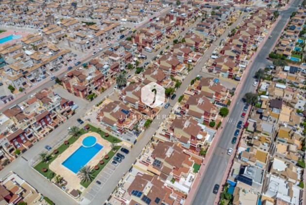 Resale - Chalet -
Torrevieja - Costa Blanca