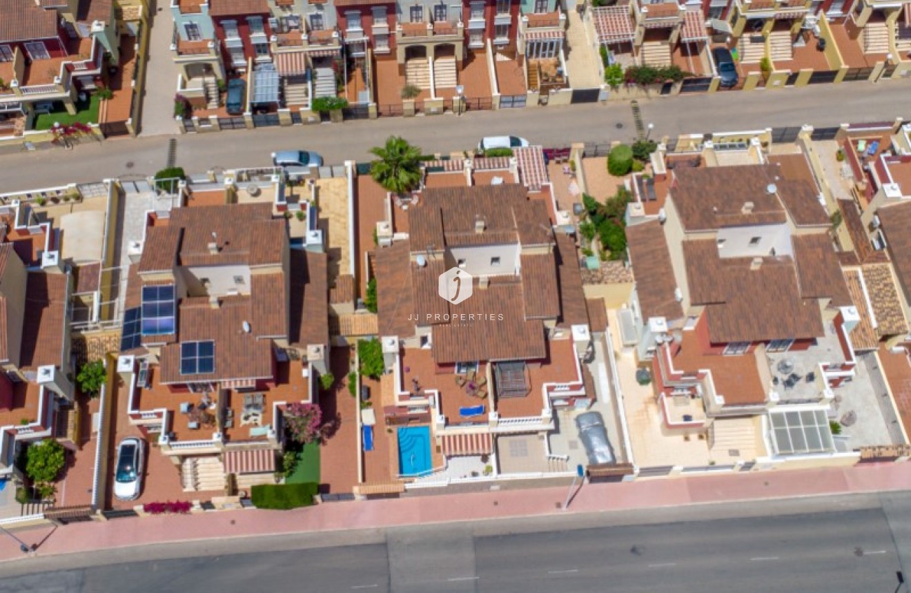 Resale - Chalet -
Torrevieja - Costa Blanca