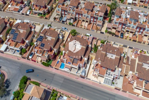Resale - Chalet -
Torrevieja - Costa Blanca
