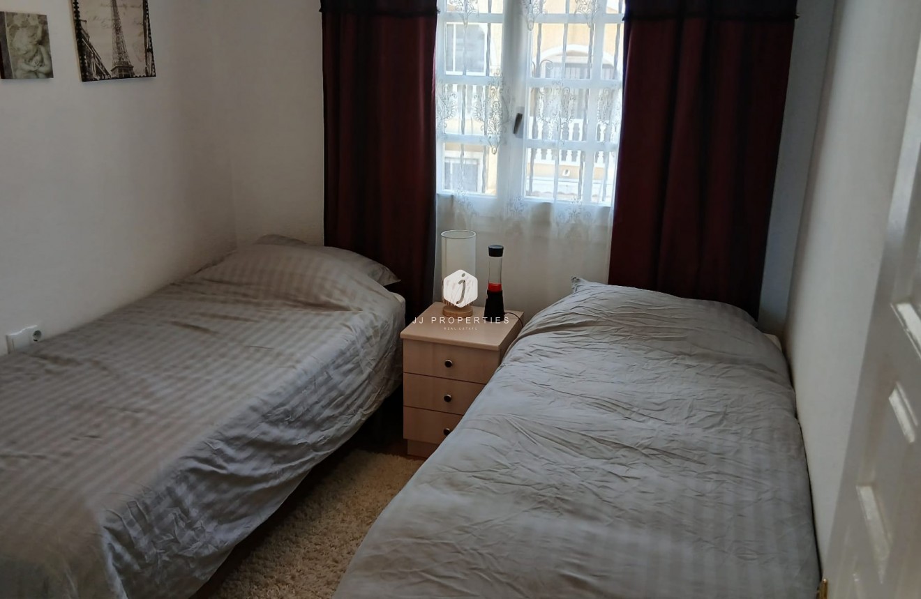 Resale - Chalet -
Orihuela Costa - Costa Blanca