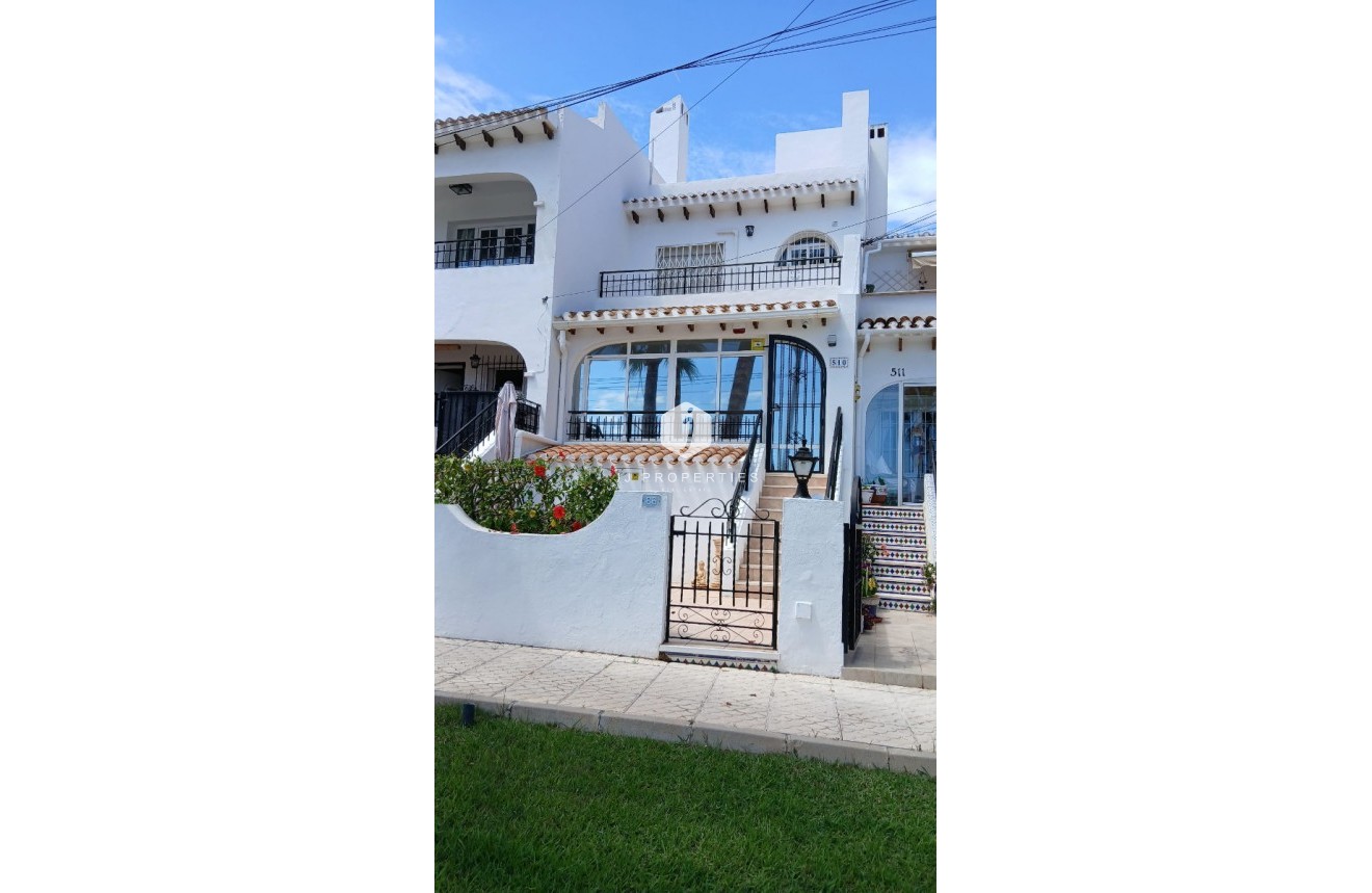Resale - Chalet -
Orihuela Costa - Costa Blanca