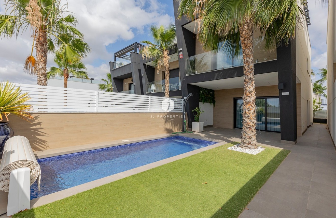 Resale - Villa -
Benijofar - Costa Blanca