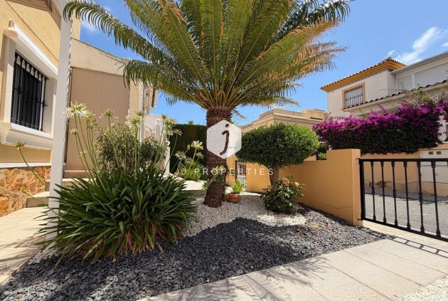 Resale - Chalet -
Orihuela Costa - Los Dolses