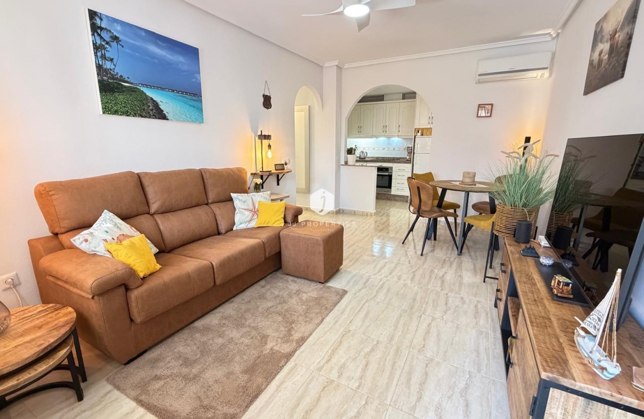 Resale - Chalet -
Orihuela Costa - Los Dolses