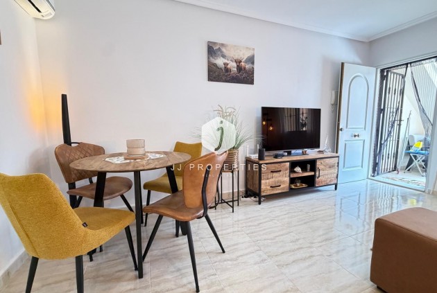 Resale - Chalet -
Orihuela Costa - Los Dolses