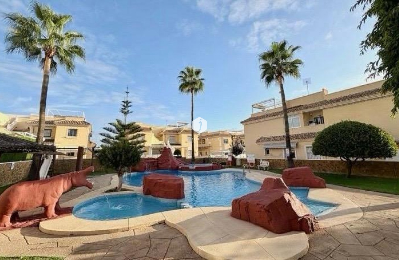 Resale - Chalet -
Orihuela Costa - Los Dolses