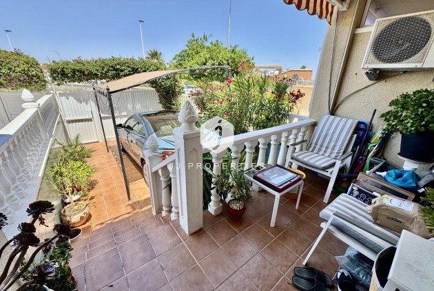 Resale - Chalet -
Torrevieja - La Siesta - El Salado - Torreta