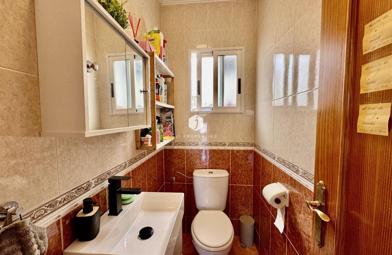 Resale - Chalet -
Torrevieja - La Siesta - El Salado - Torreta