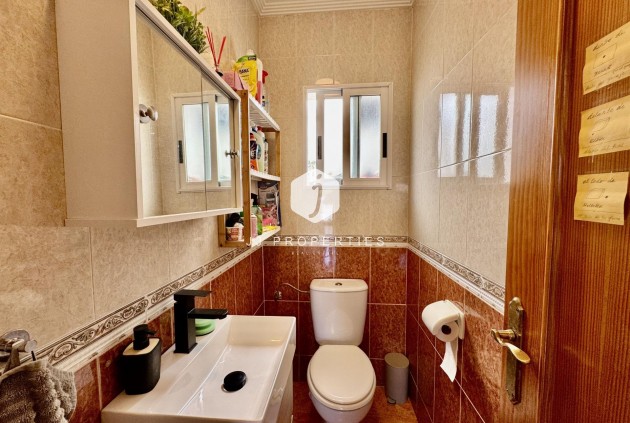 Resale - Chalet -
Torrevieja - La Siesta - El Salado - Torreta